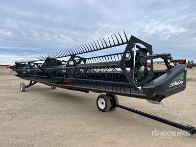 2009 MacDon FD70 Cabezal de cosechadora trilladora