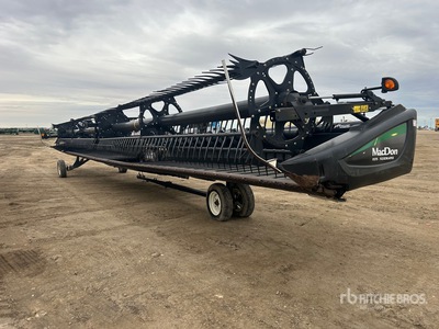 2017 MacDon FD75 Combine Header
