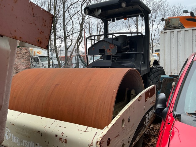 2005 Ingersoll Rand SD-116DX TF Smooth Drum Compactor (Inoperable)