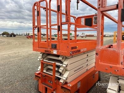 2017 Snorkel S4732E Electric シザーリフト