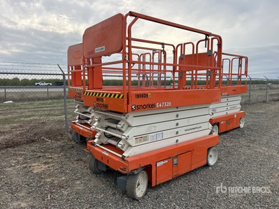 2017 Snorkel S4732E Electric Scissor Lift