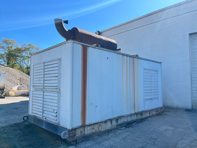 Custom Engineering 775 kW Skid-Mounted Stand-By Generator Set