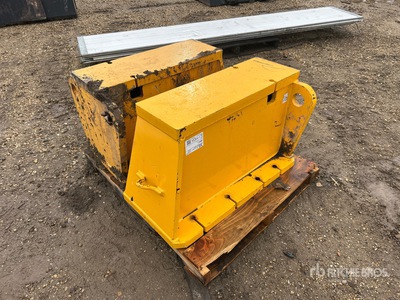 Quantity of (2) Motor Grader Push Blocks Divers - Accessoires pour niveleuse