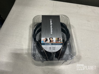 (320) Audio-Technica SonicPro ATH-AVC200 Closed-Back Stereo Headphones
