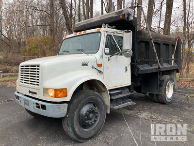 2000 International 4900 4x2 T / A-kiepwagen