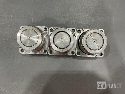 (3) Eaton AE82293P Quick Disconnect Coupling Assemblies