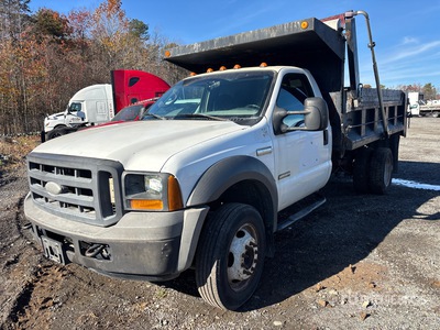 2005 Ford F-550 4x2 Dump Truck