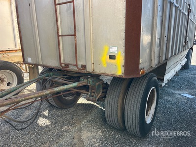 1973 Commander 2/Axle Pup Grain Trailer