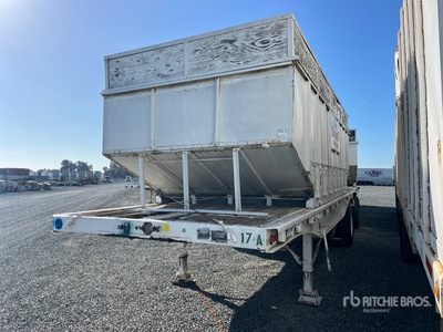 1976 Trailmobile S/A Rimorchio per granaglie