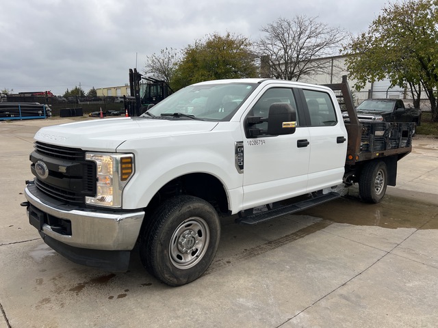 2019 Ford F-250 XL 4x4 Crew Cab Flatbed Truck 2019 Ford F-250 XL 4x4 Crew Cab Flatbed Truck