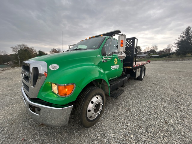 2015 Ford F-650 XLT 4x2 Hooklift Truck 2015 Ford F-650 XLT 4x2 Hooklift Truck