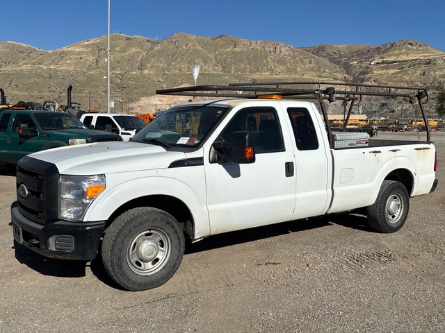 2011 Ford F-250 4x2 Extended Cab Pickup