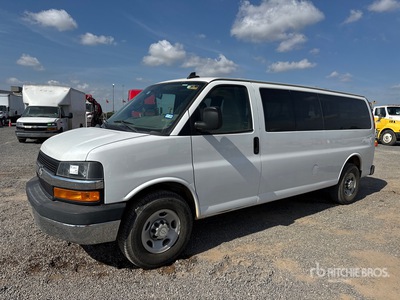 2018 Chevrolet Express 3500 13 Passenger Van