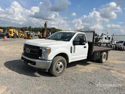 2019 Ford F-350 XL 4x2 平台トラック