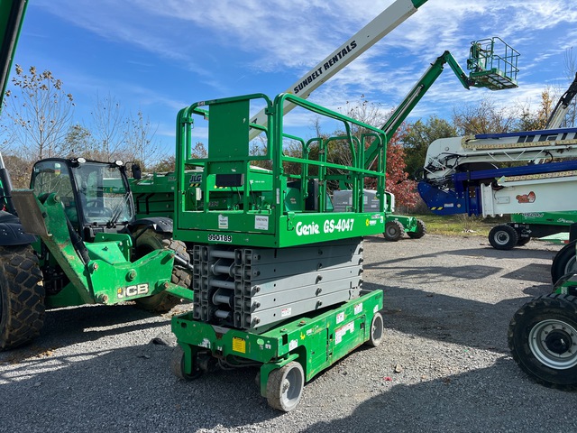 2017 Genie GS4047DC Electric Scissor Lift