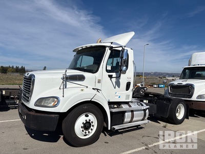 2013 Freightliner M2112 4x2 2-Achs Sattelzugmaschine (Inoperable)