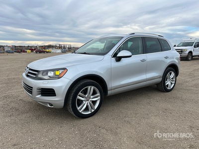 2013 Volkswagen Touareg  سيارة رياضية متعددة الاستخدامات