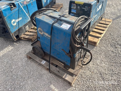 2001 Miller Millermatic 250X 42 A Mobile MIG Soudeuse à moteur