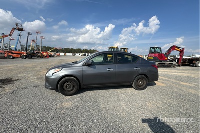 2017 Nissan Versa SV Automovil