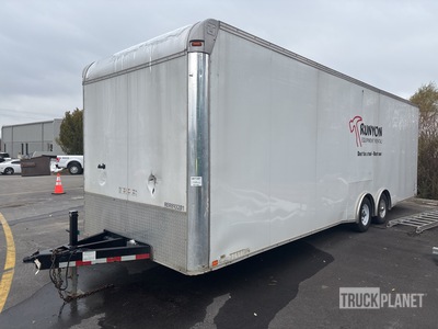 2016 United Trailers UXT-8.528TA52 28 ft T/A Enclosed Trailer