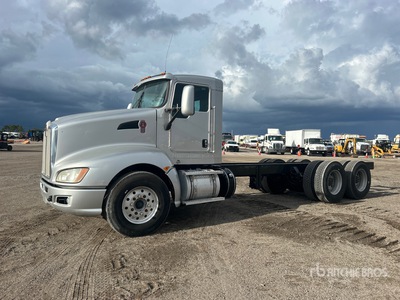 2013 Kenworth T660 6x4 Cabina y chasis