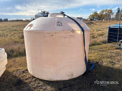 1200 gal Poly Watertank