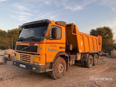 2006 Volvo FM12-380 6x4 T/A Camión dumper