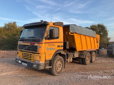 2002 Volvo FM12-380 6x4 T/A Dump Truck