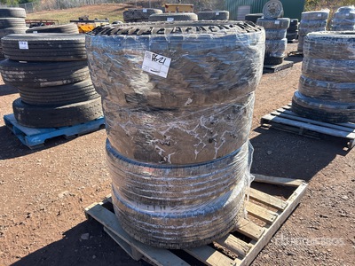 Quantity of (4) إطارات المعدات