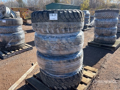 Quantity of (4) إطارات المعدات