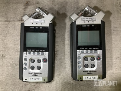 (32) Zoom H4n Handy Recorders