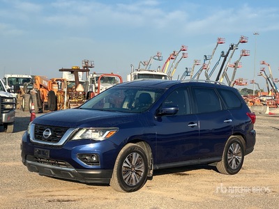 2017 Nissan Pathfinder 2WD SUV