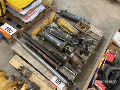 Quantity of Cat D6 Parts その他 - 機械部品