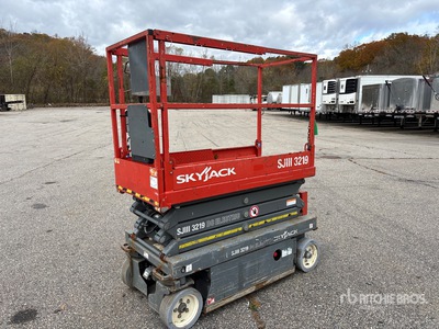 2013 Skyjack SJIII-3219 Electric Scissor Lift