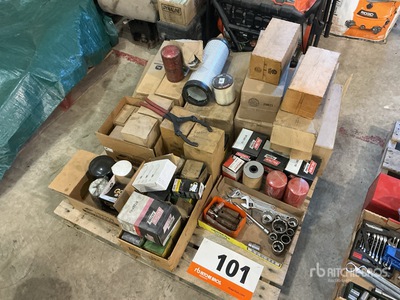 Quantity of Misc Air Filters Pièces diverses
