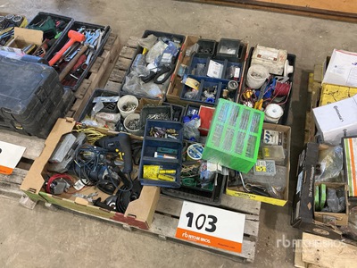 Quantity of Misc Electrical Parts Varios, tienda, almacen, consumidor