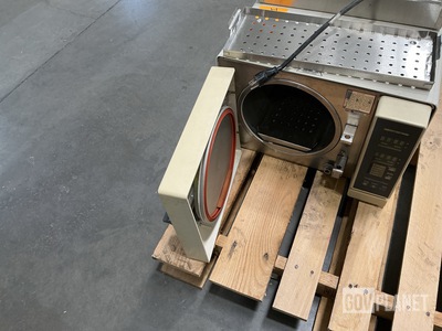 Pelton & Crane Validator Plus AD Autoclave Sterilizer