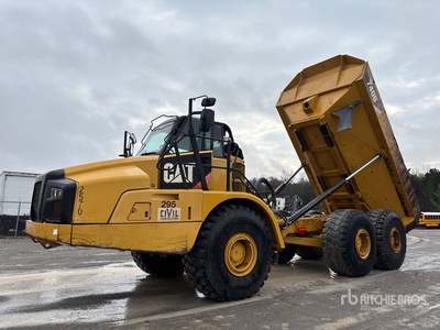 2014 Cat 740B شاحنة قلابة مفصلية