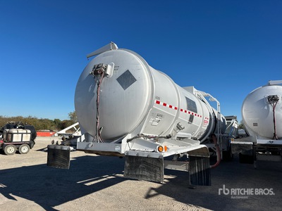 2011 Polar Tank MC407 8400 gal T/A Remorque citerne