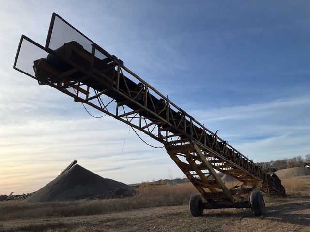 BMC 30 in x 80 ft Portable Radial Stacking Conveyor BMC 30 in x 80 ft Portable Radial Stacking Conveyor