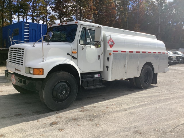 1990 International 4900 1800 gal 4x2 Fuel Truck
