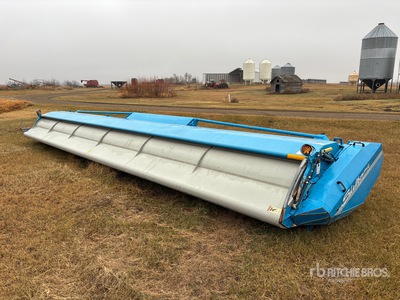 2017 Shelbourne CVS32 32 ft Stripper Combine Header