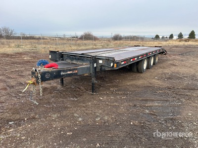 2013 Dakota 28 ft Tri/A Equipment Trailer