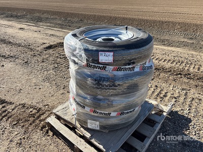 Quantity of (4) Wanda WR-078 ST235/85R16 إطارات المعدات (Unused)