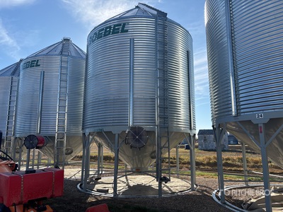Goebel +/- 4200 bu 4 Ring Hopper Grain Bin