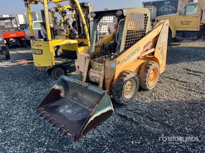 2005 Mustang 2032 Minicargadora