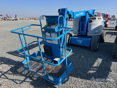 2015 Genie Z34/22 4WD Dual Fuel Articulating Boom Lift