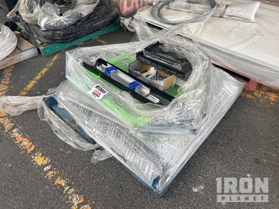 Quantity of Air Conditioning Filters, Air Conditioning Parts, Nuts & Bolts Varios