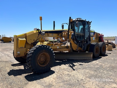 2018 Cat 140M Równiarka silnikowa