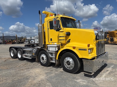 2015 Kenworth T659 8x4 Twin-Steer トラックトラクター(T/A)
